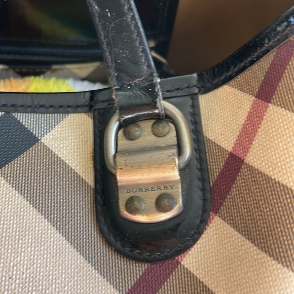 Burberry authentic handbag - Picture 4 of 13